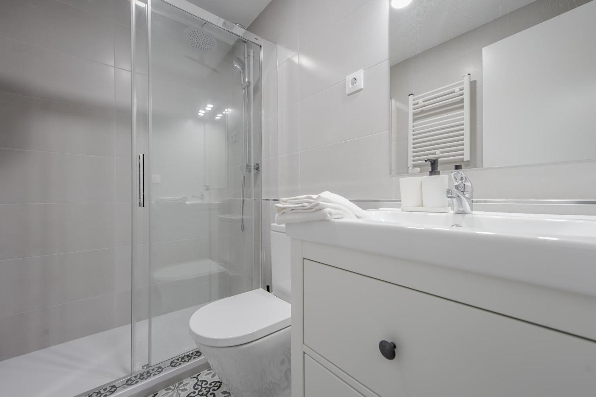 Cozy&New Apartment Para 6Pax En La Plaza De Tirso - Madrid E1 エクステリア 写真