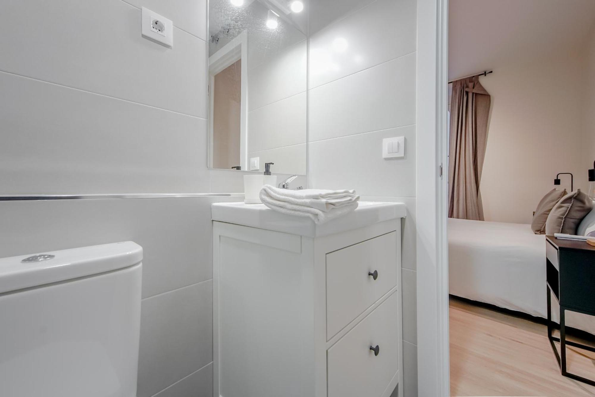 Cozy&New Apartment Para 6Pax En La Plaza De Tirso - Madrid E1 エクステリア 写真
